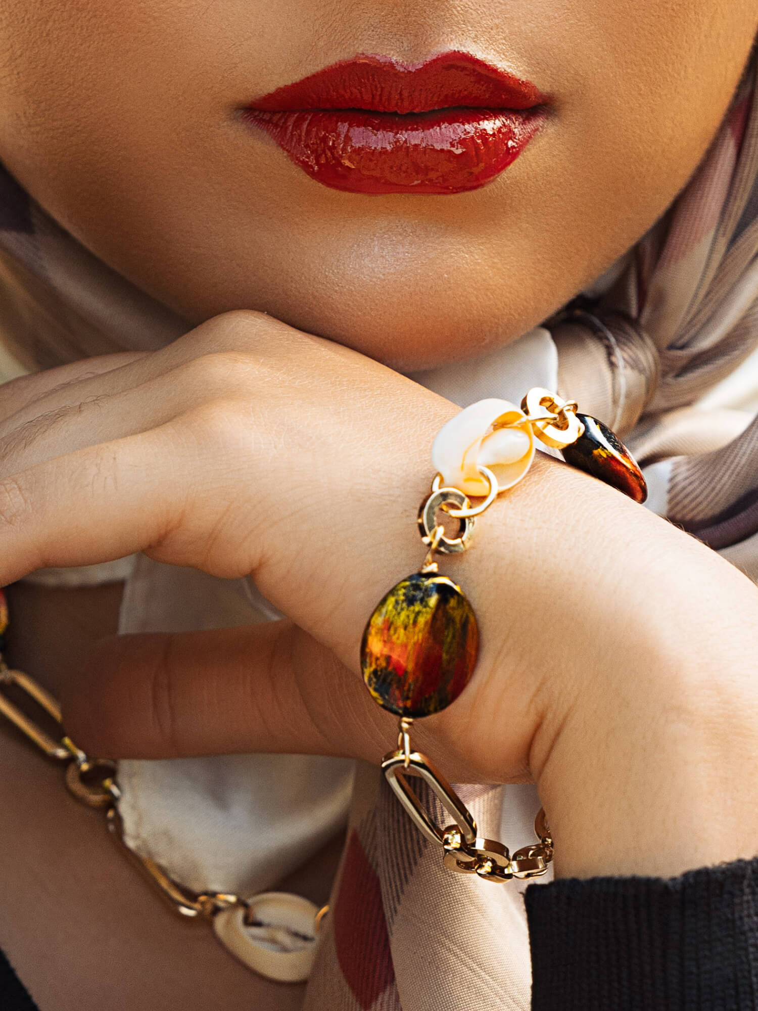 Flame Cowrie Bracelet - HUBBIQ