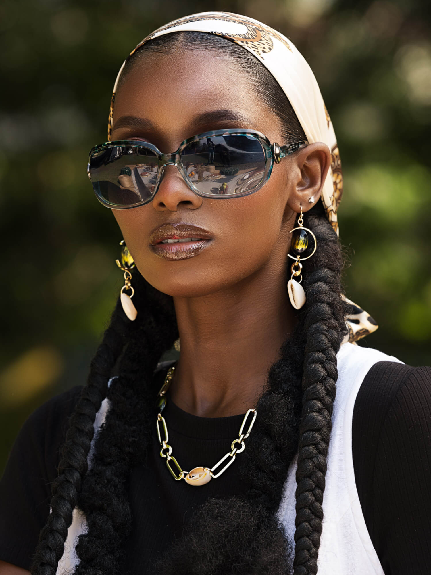 Foliage Cowrie Necklace - HUBBIQ