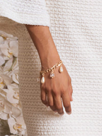 Vintage Teardrop Pearl Bracelet - HUBBIQ