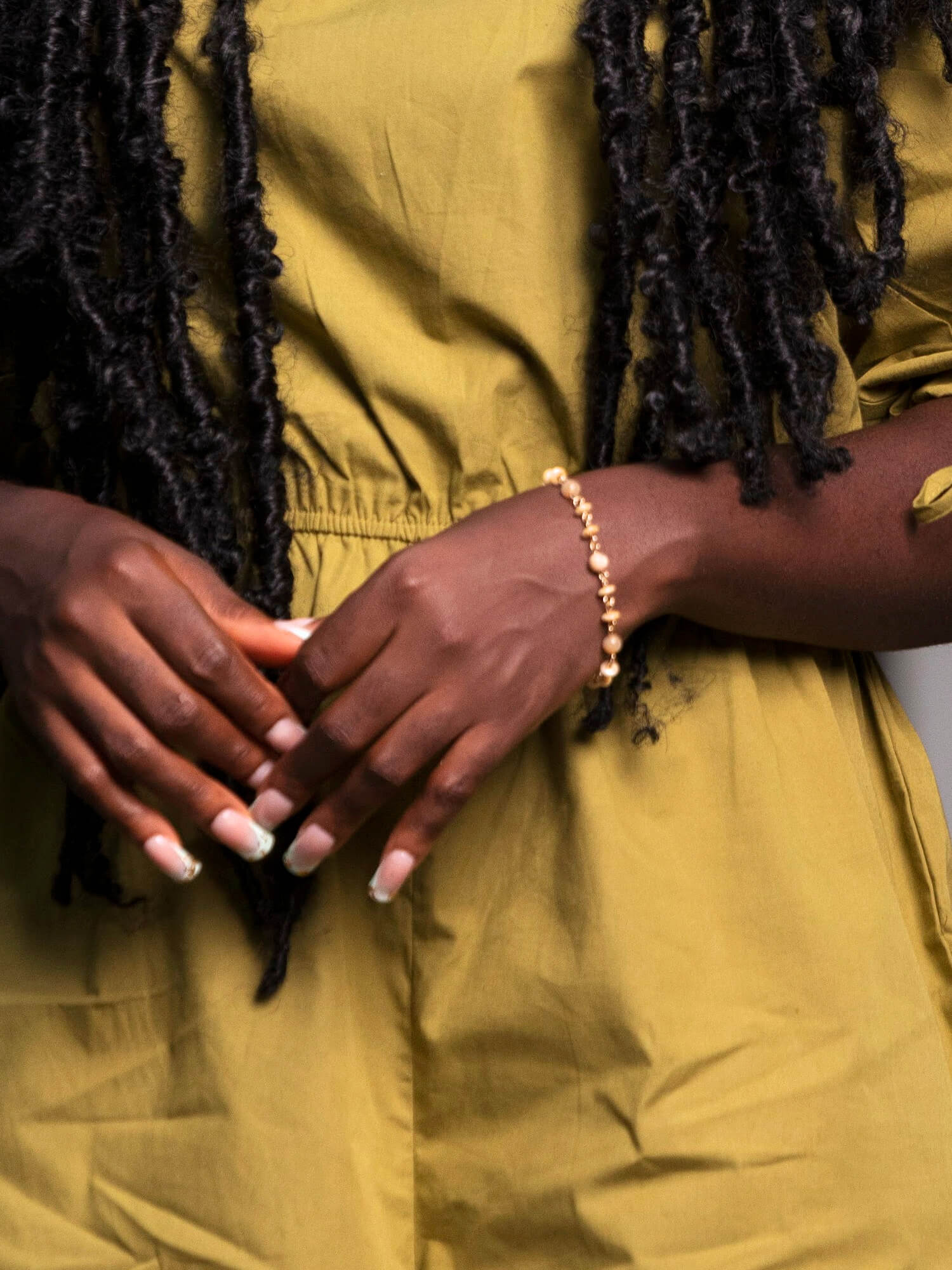 Ahuofe Cream Bracelet