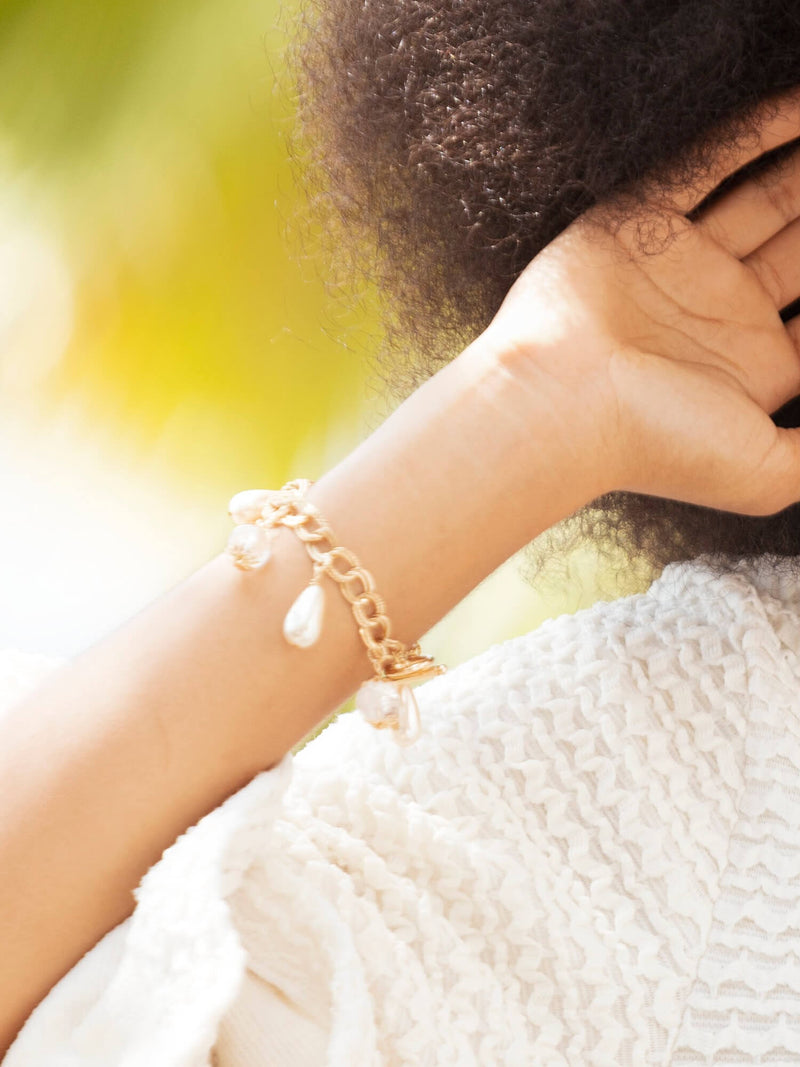Vintage Teardrop Pearl Bracelet - HUBBIQ